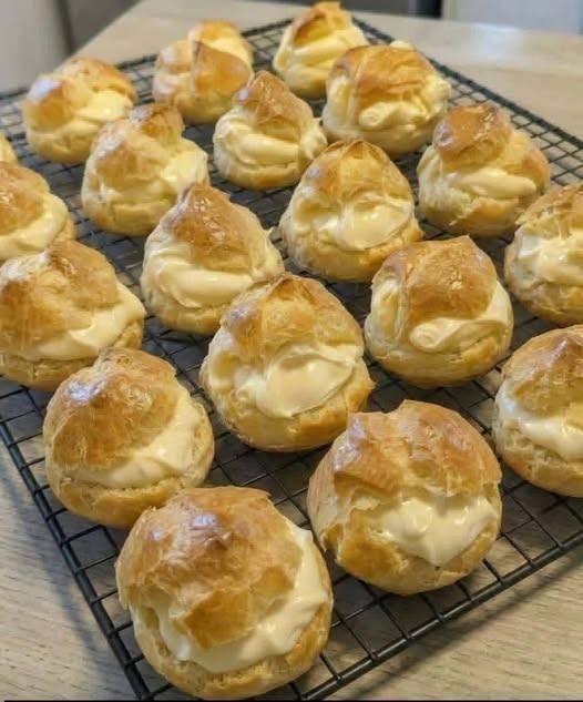 Vanilla Custard Cream Puffs