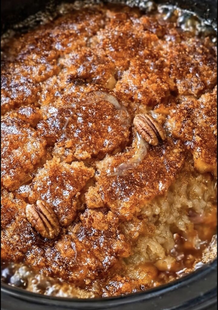 Slow Cooker Peach Pecan Cobbler