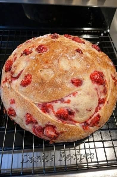 strawberry cream cheese loaf